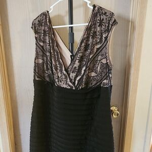 Dressbarn Elegant Black and Tan Backless Dress
